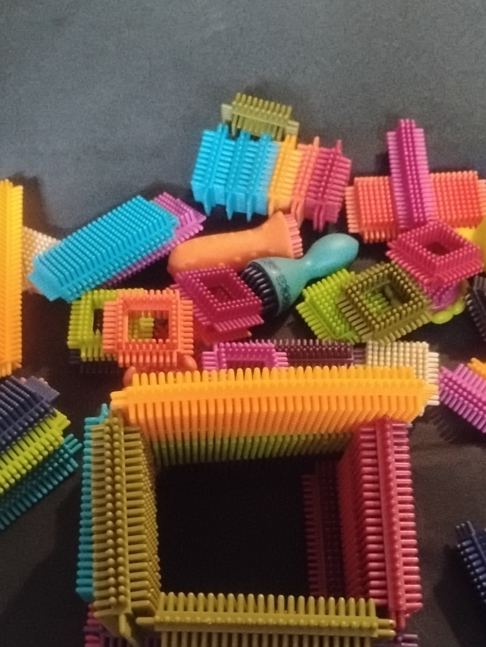 Interlocking Bristle Building Blocks - Multicolor Kids Construction Set